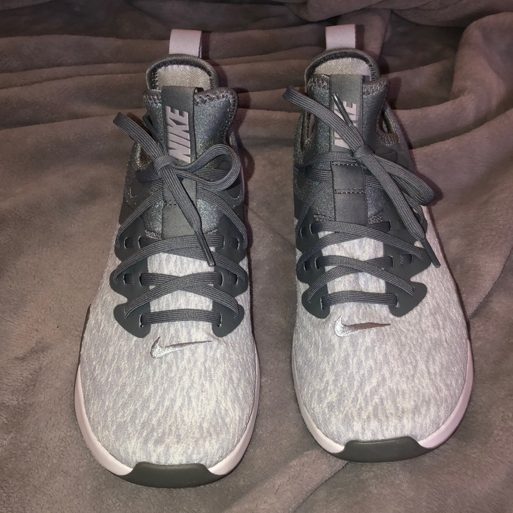 NIKE women’s shoes